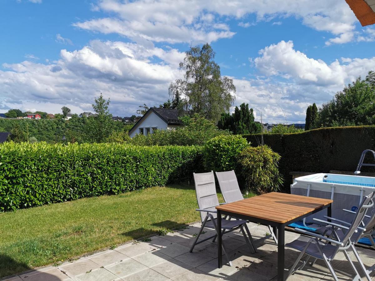 Gemuetliche 90 Qm Wohnung In Saarburg, Zentral Gelegen, Garten Mit Aussicht, Separater Eingang Zewnętrze zdjęcie